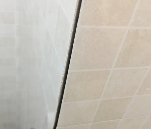 北关瓷砖空鼓维修公司分享阳台瓷砖脱落的修复过程可以分为以下几个步骤
